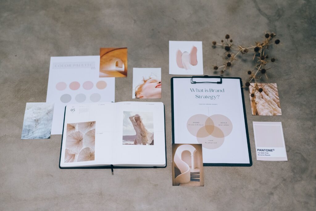 Moodboard de création d'une identité visuelle dans les Vosges avec palette de couleurs, typographies et inspirations graphiques